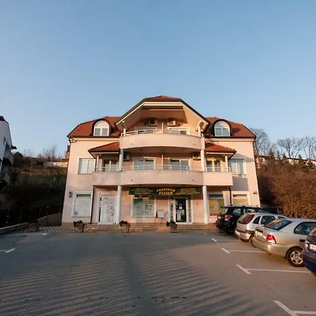 Apartmani Strsoglavec Krapinske Toplice Exterior foto